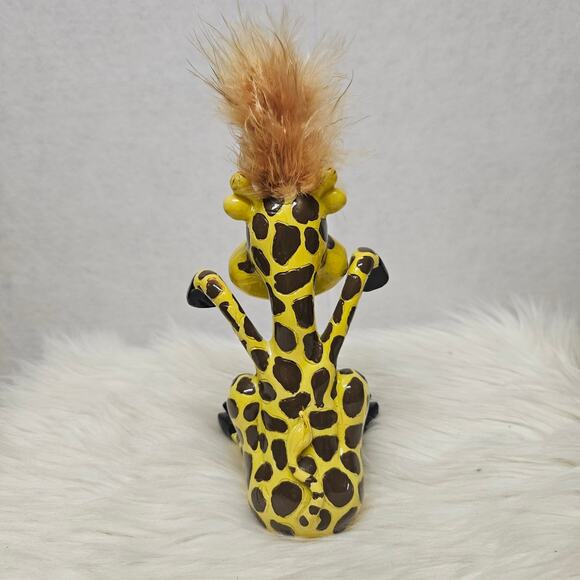 Giraffe with Feather Hair Figurine sign holder - Picture 2 of 4